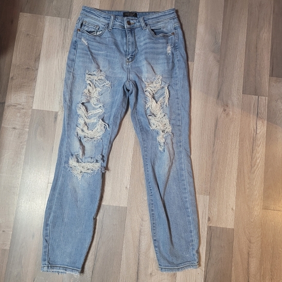 Judy Blue High-Rise Destroyed Boyfriend Jeans (Style: 82170) - Picture 2 of 6